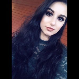 Meet your Posher, April